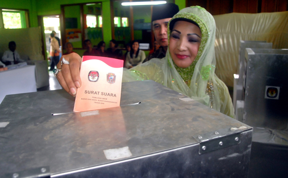indonesia-high-cost-democracy-citizen-votes-local-regent-election-karanganyar-java-fall-suharto-35387001