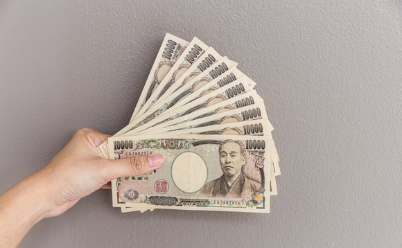 yen-japan-notes-4 yen-japan-notes-4