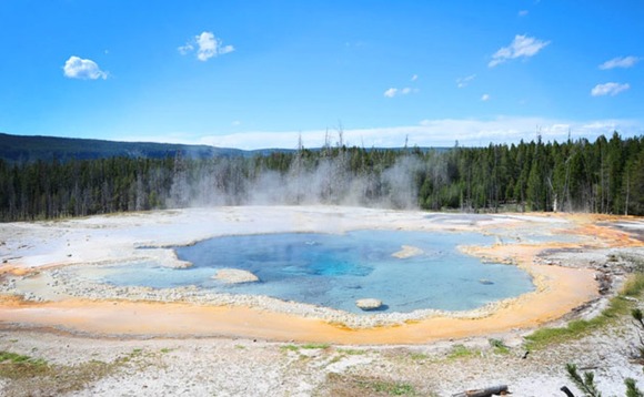 yellowstone-spring yellowstone-spring