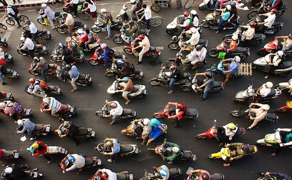 vietnam-scooter-traffic-congestion vietnam-scooter-traffic-congestion