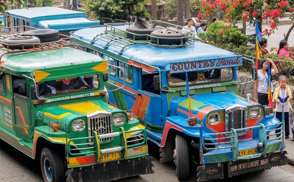 jeepney-philippines-bus-traffic jeepney-philippines-bus-traffic