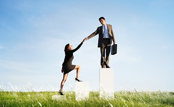 support-help-step-man-woman support-help-step-man-woman