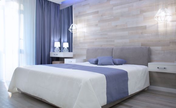 bedroom bedroom