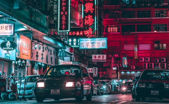 hong-kong-street-night-taxi hong-kong-street-night-taxi