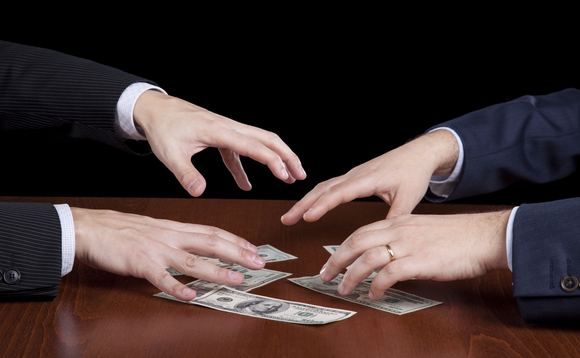 hands-money-table hands-money-table