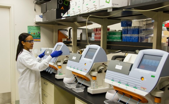 scientist-lab-research scientist-lab-research