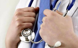 doctor-healthcare-stethoscope doctor-healthcare-stethoscope
