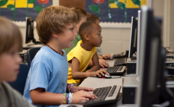 students-learning-computer