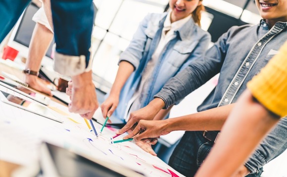 startup-team-young-student startup-team-young-student