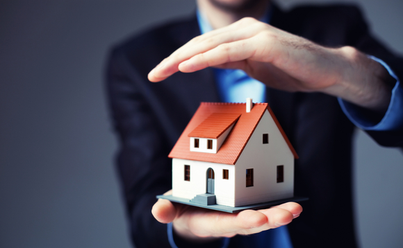 home-property-insurance-hands home-property-insurance-hands