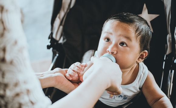 baby-feeding-bottle-infant baby-feeding-bottle-infant